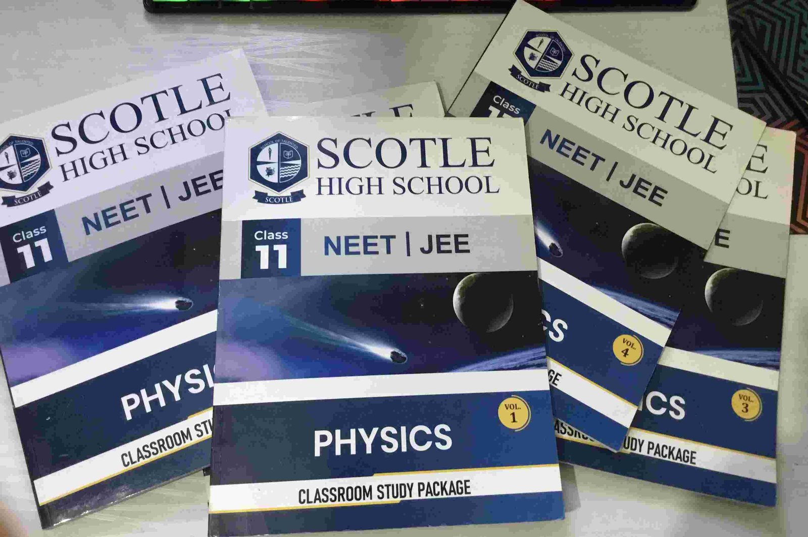 BEST IIT-JEE MODULE BOOKS (PHYSICS) JEE MAINS/ADV.