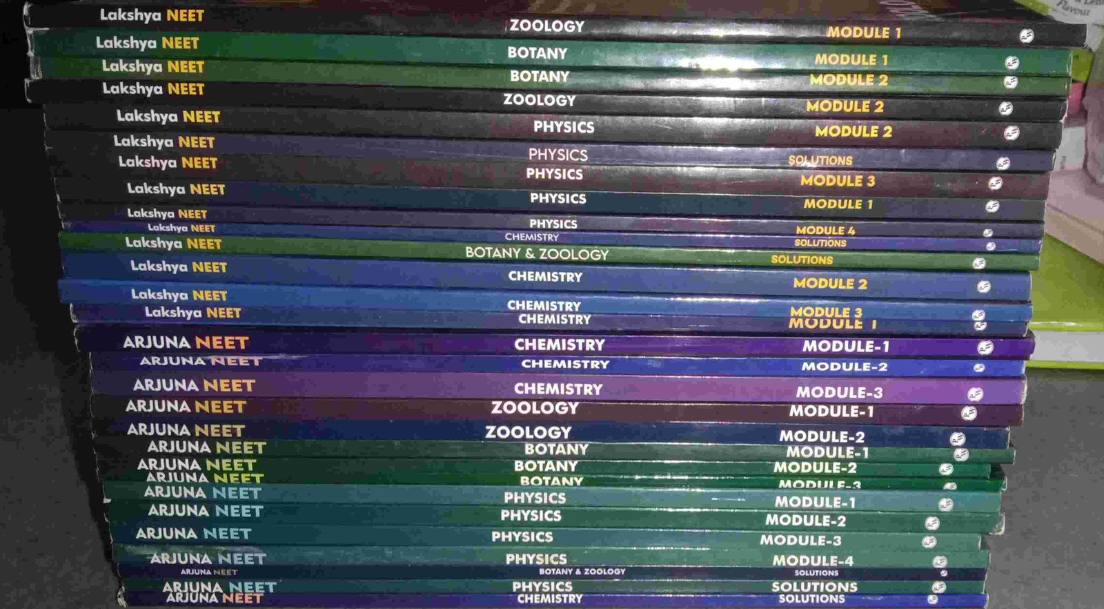 PW NEET COMPLETE MODULES 11TH AND 12TH ALMOST NEW