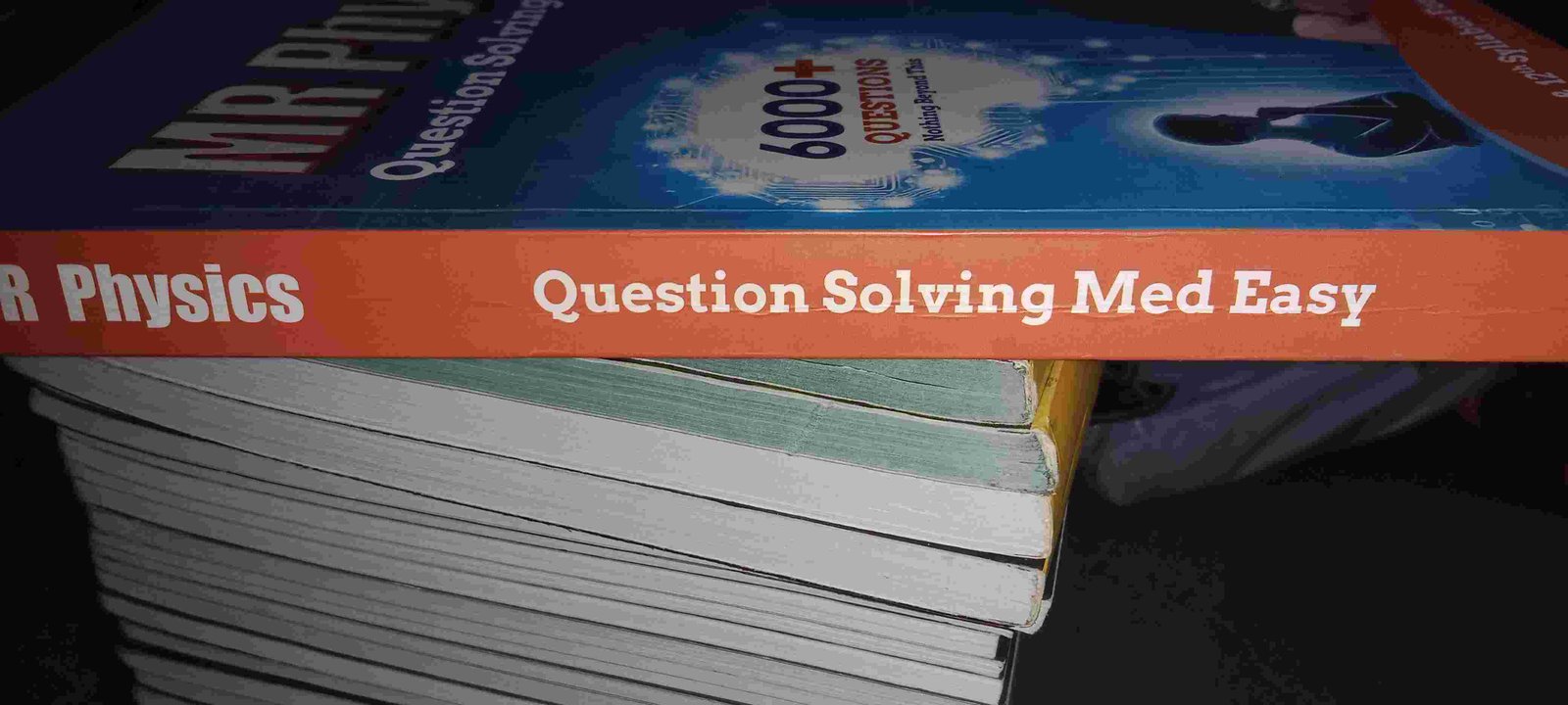 PW MR PHYSICS BOOK WITH 6000+ QUESTION