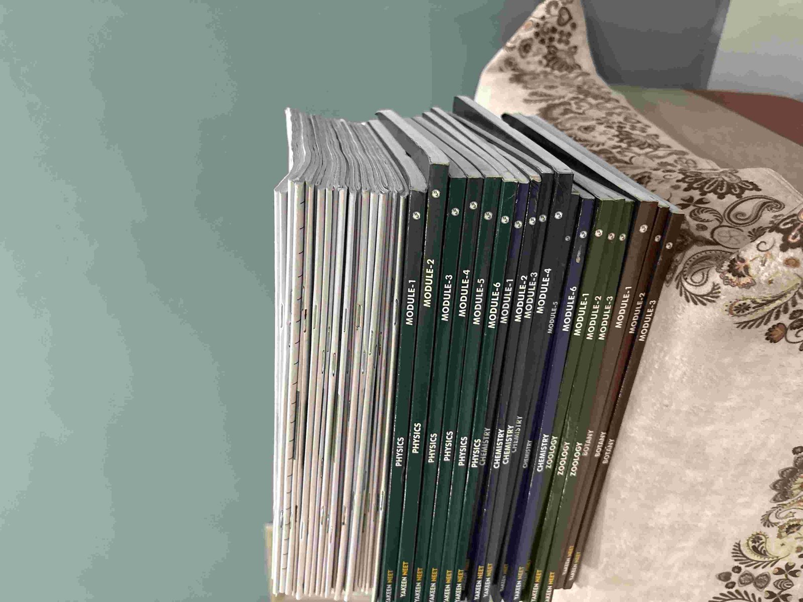 PW YAKEEN NEET MODULES + CLASSROOM COACHING DPPs
