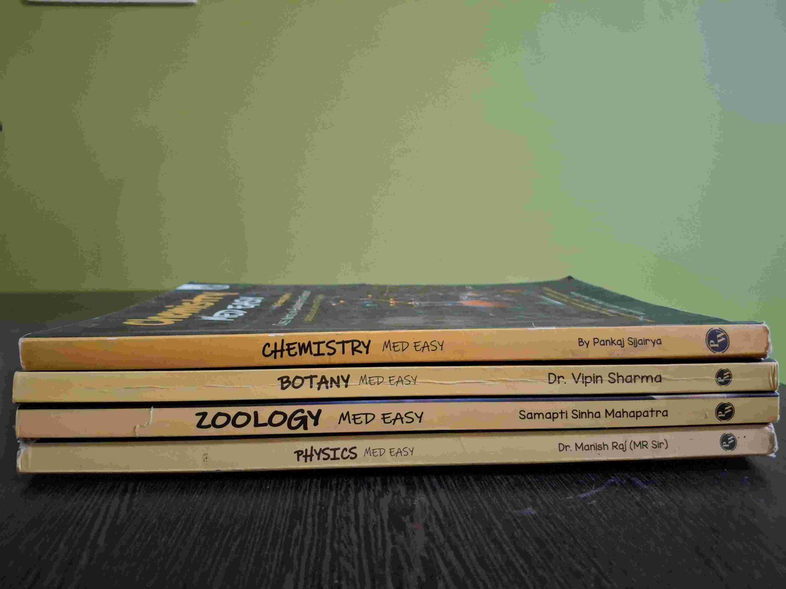 Med Easy book set by PW