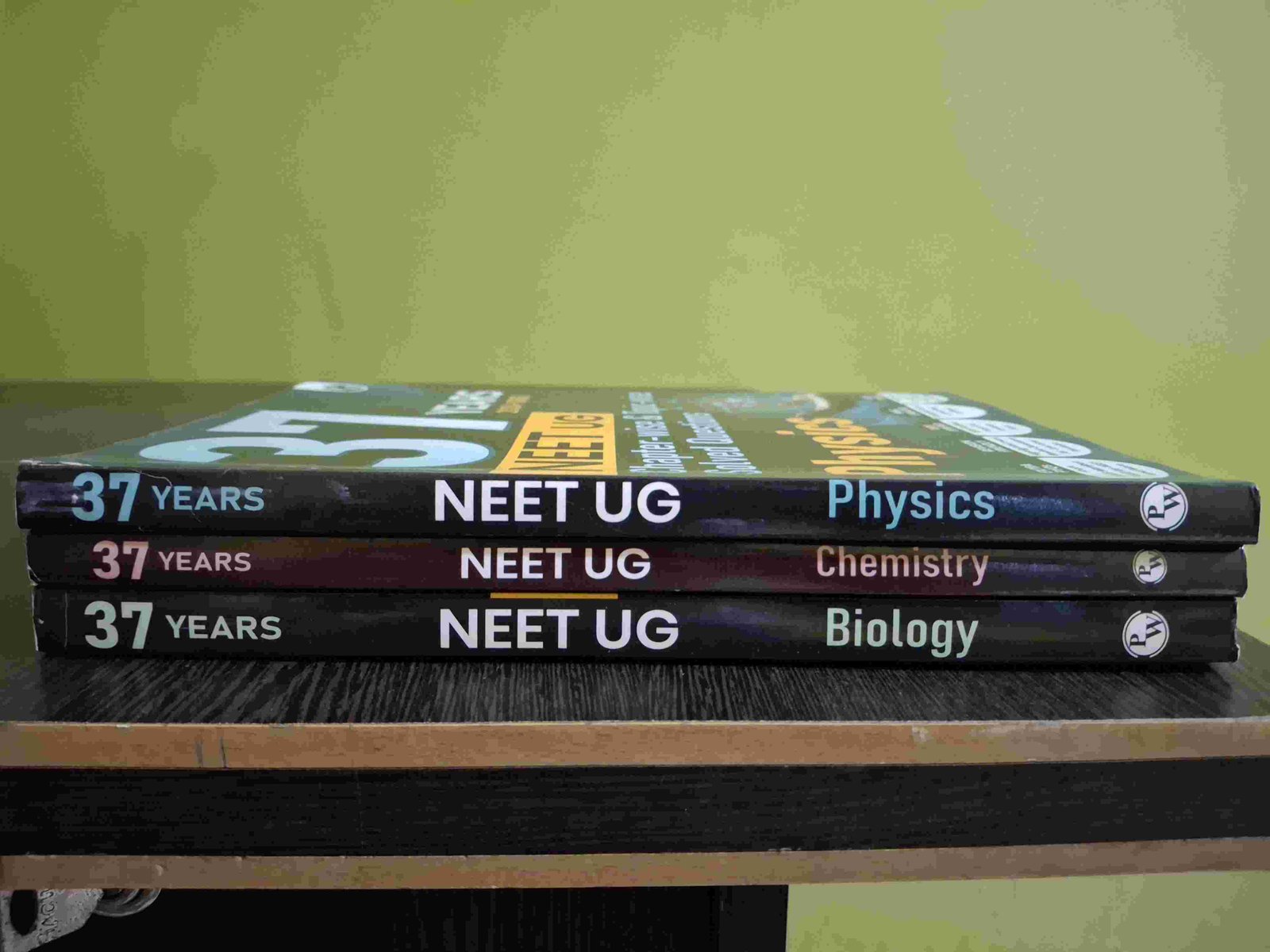 PW NEET PYQ BOOK SET