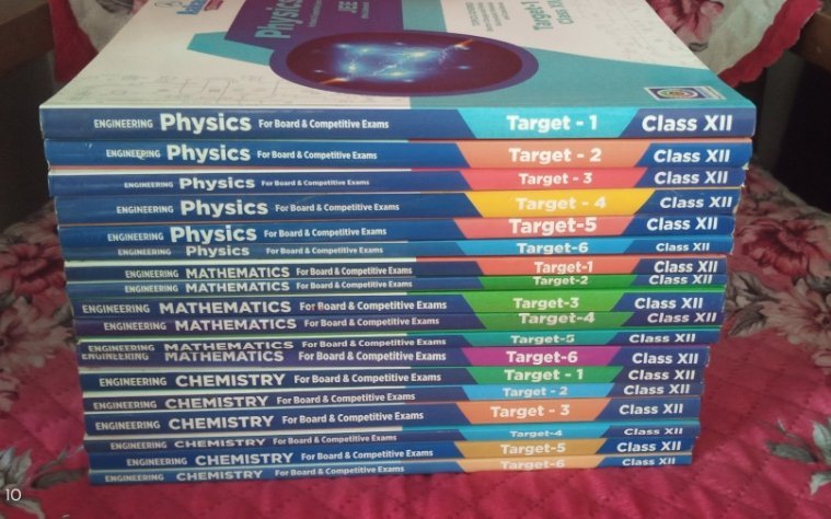 Aakash 2 year jee modules ( complete ) - Second Hand - Bookaao