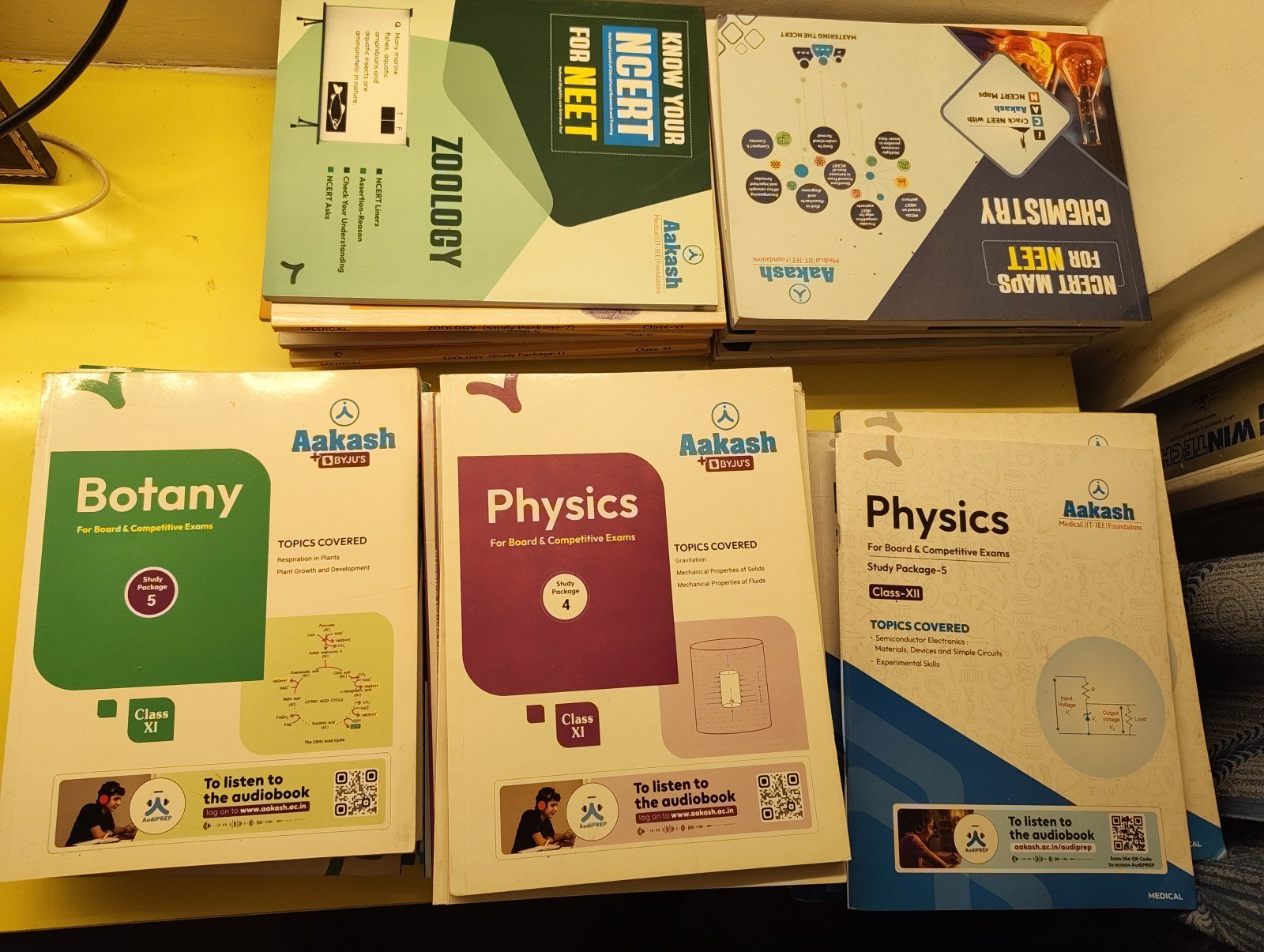 Aakash full set class 11th+12th - Second Hand - Bookaao