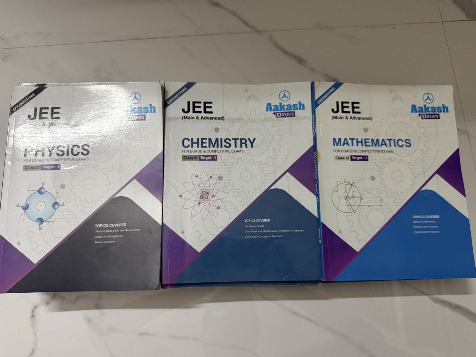 Aakash jee mains & advance modules - Second Hand - Bookaao