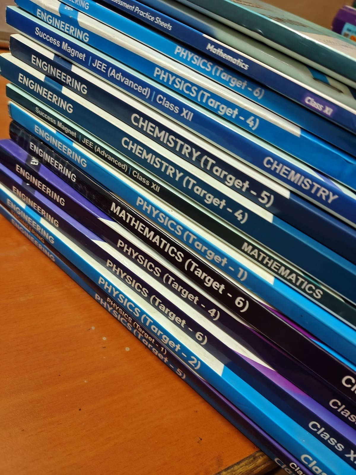 AAKASH MODULE 2025 - Second Hand - Bookaao