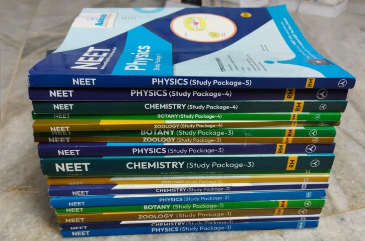Buy Second Hand Aakash Neet dropper module for 2027 in Kanpur - Bookaao