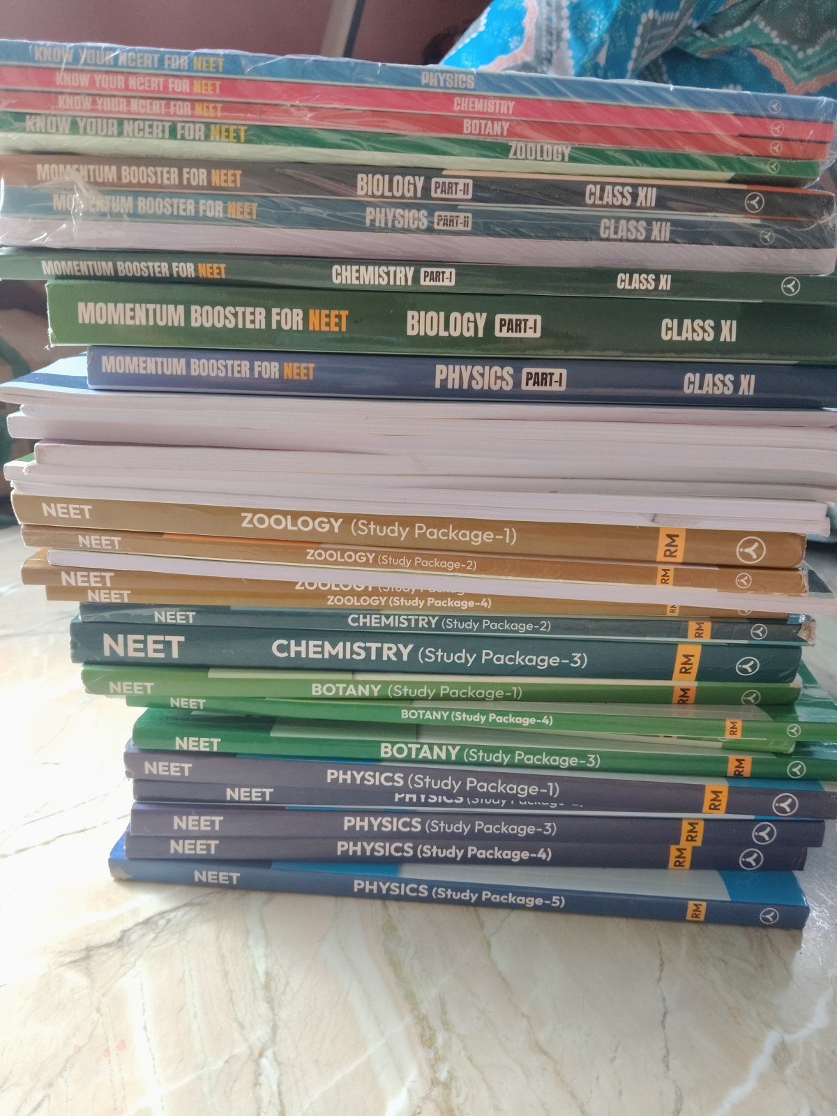 Buy Second Hand Aakash neet modules in कोटद्वार - Bookaao