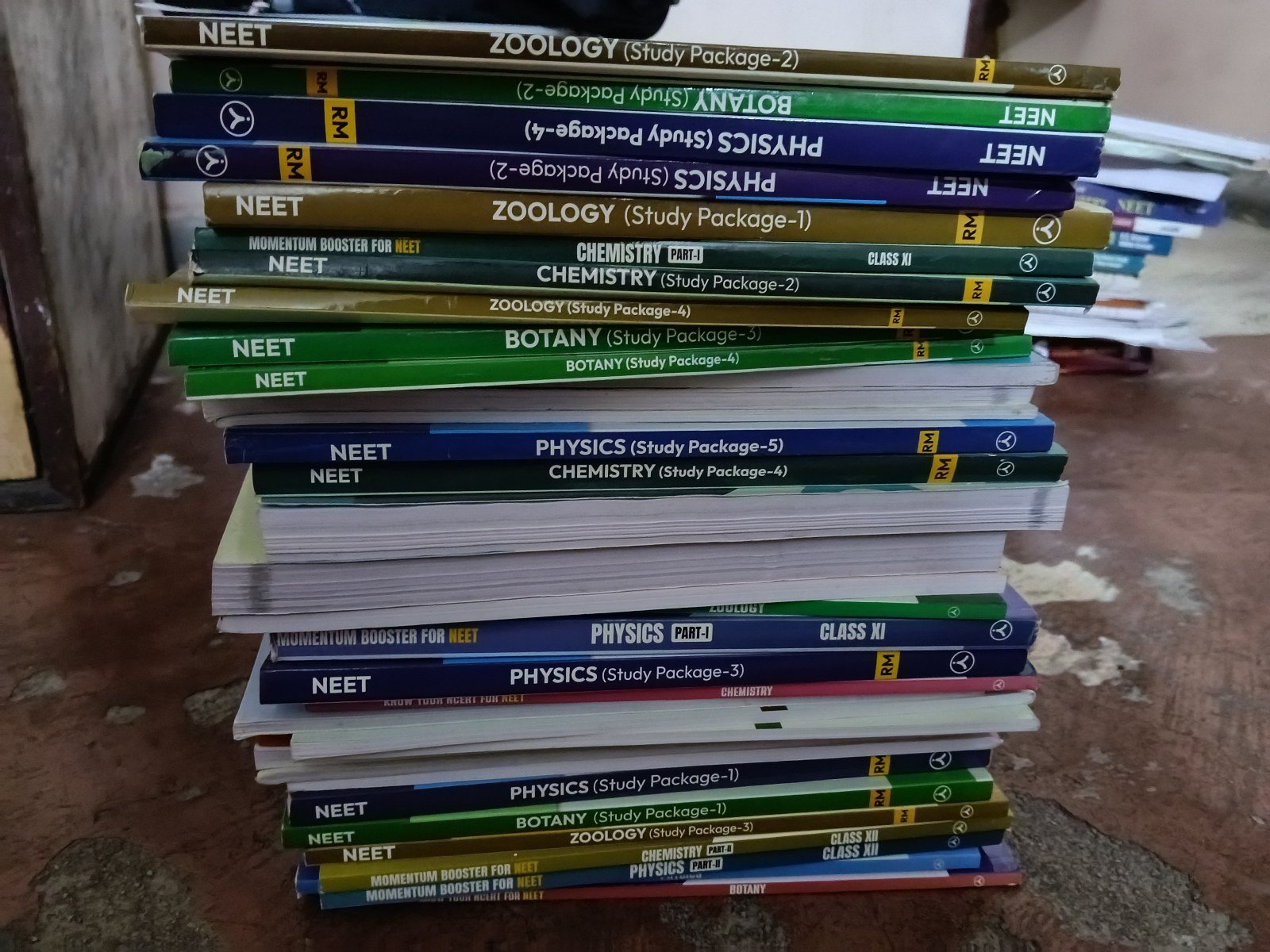 AAKASH NEET STUDY MODULE DROPPER 2026 EDITION - Second Hand - Bookaao