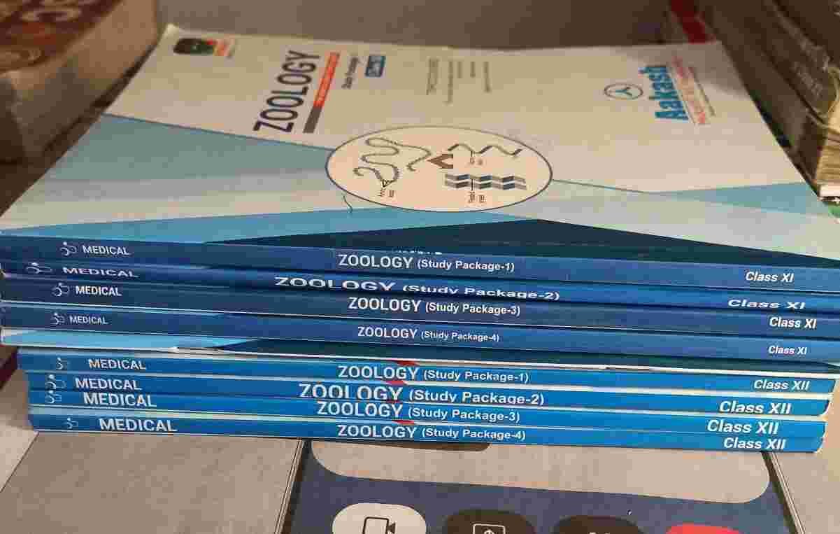 AAKASH ONLY ZOOLOGY SET - Second Hand - Bookaao
