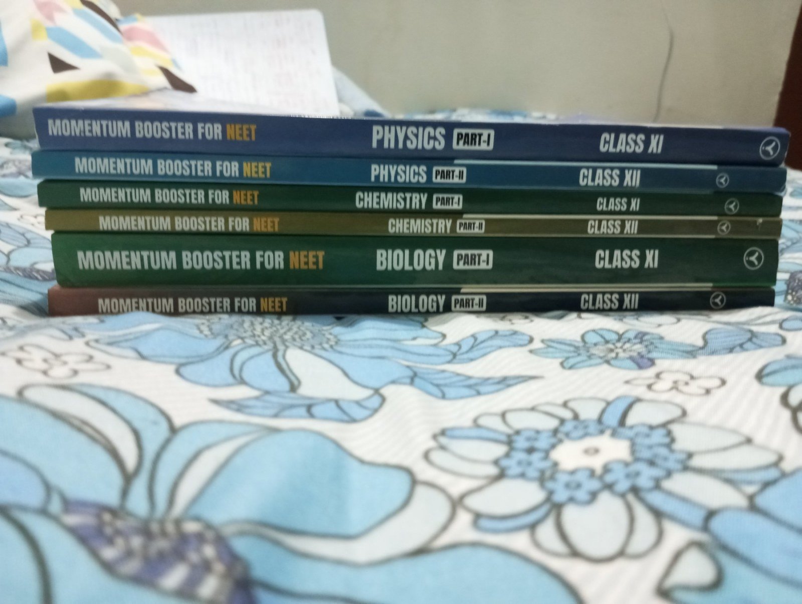 Akaash momentum booster neet 11-12 - New Book - Bookaao