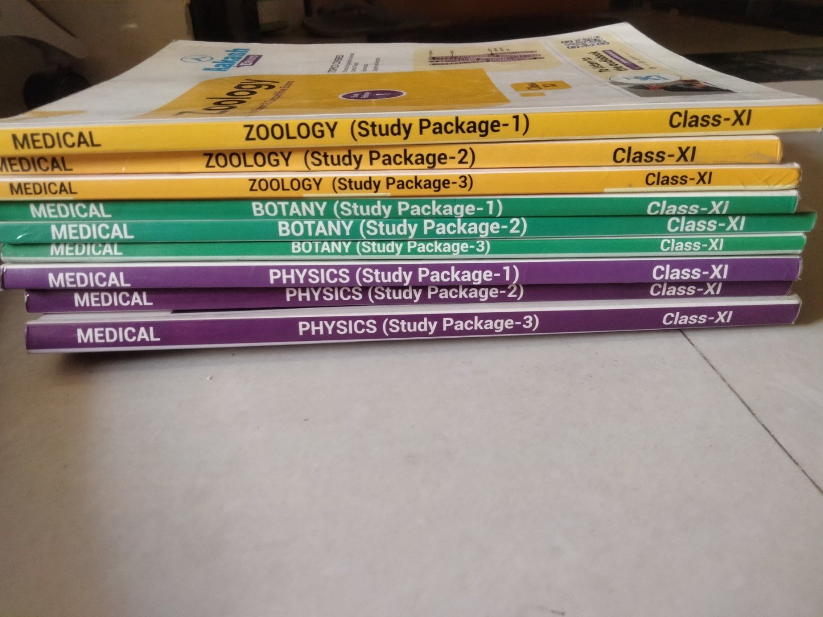 Akash modules  zoology botony physics (1 to 3) - Second Hand - Bookaao