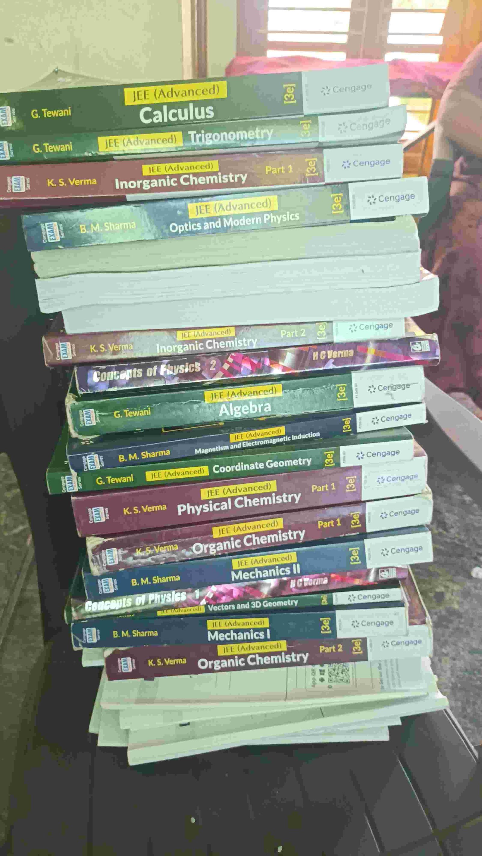 ALL CENGAGE ADVANCED SERIES (DPP INCLUDED)HC VERMA - Second Hand - Bookaao