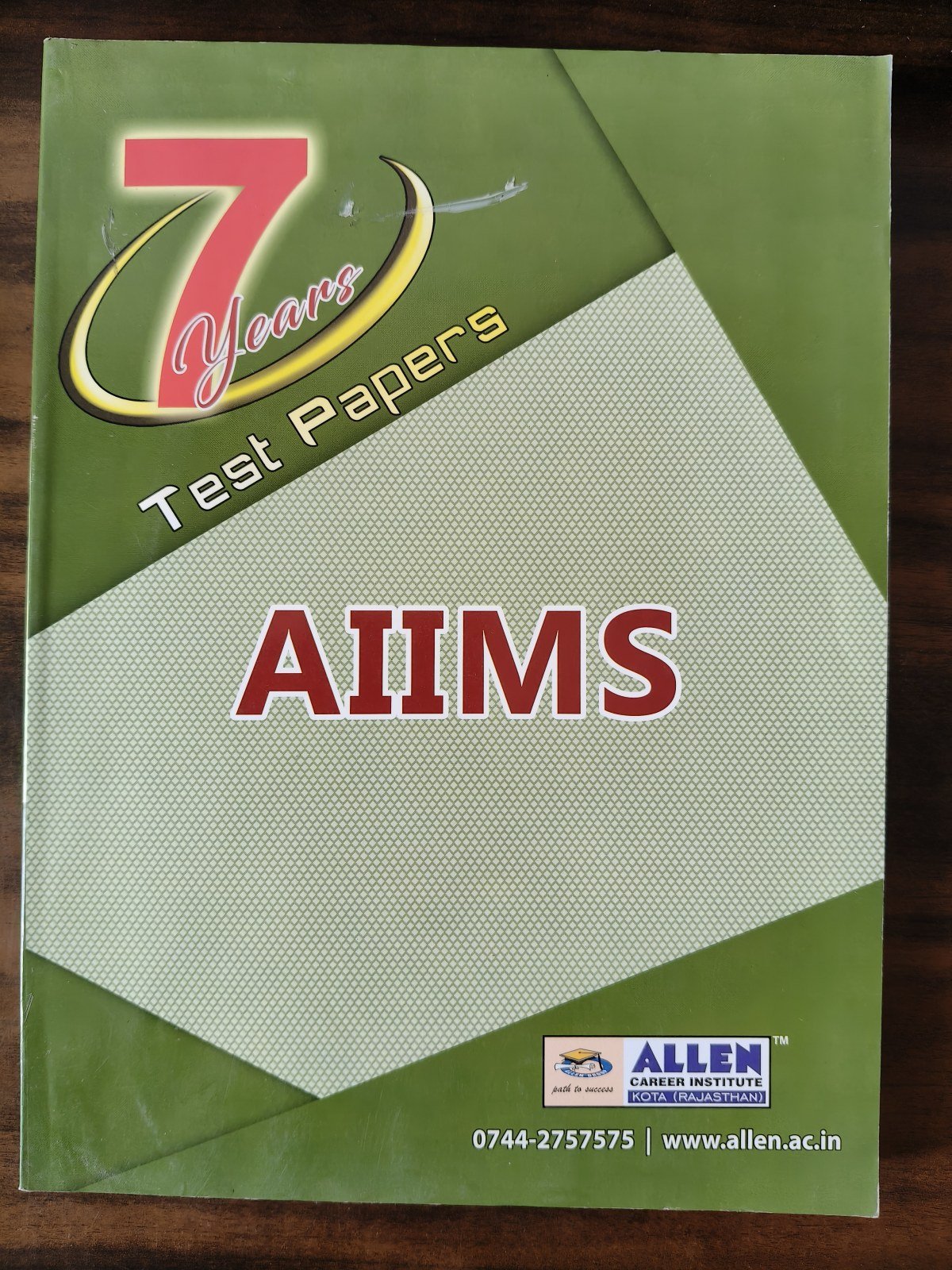 Allen AIIMS PYQ Book - Second Hand - Bookaao