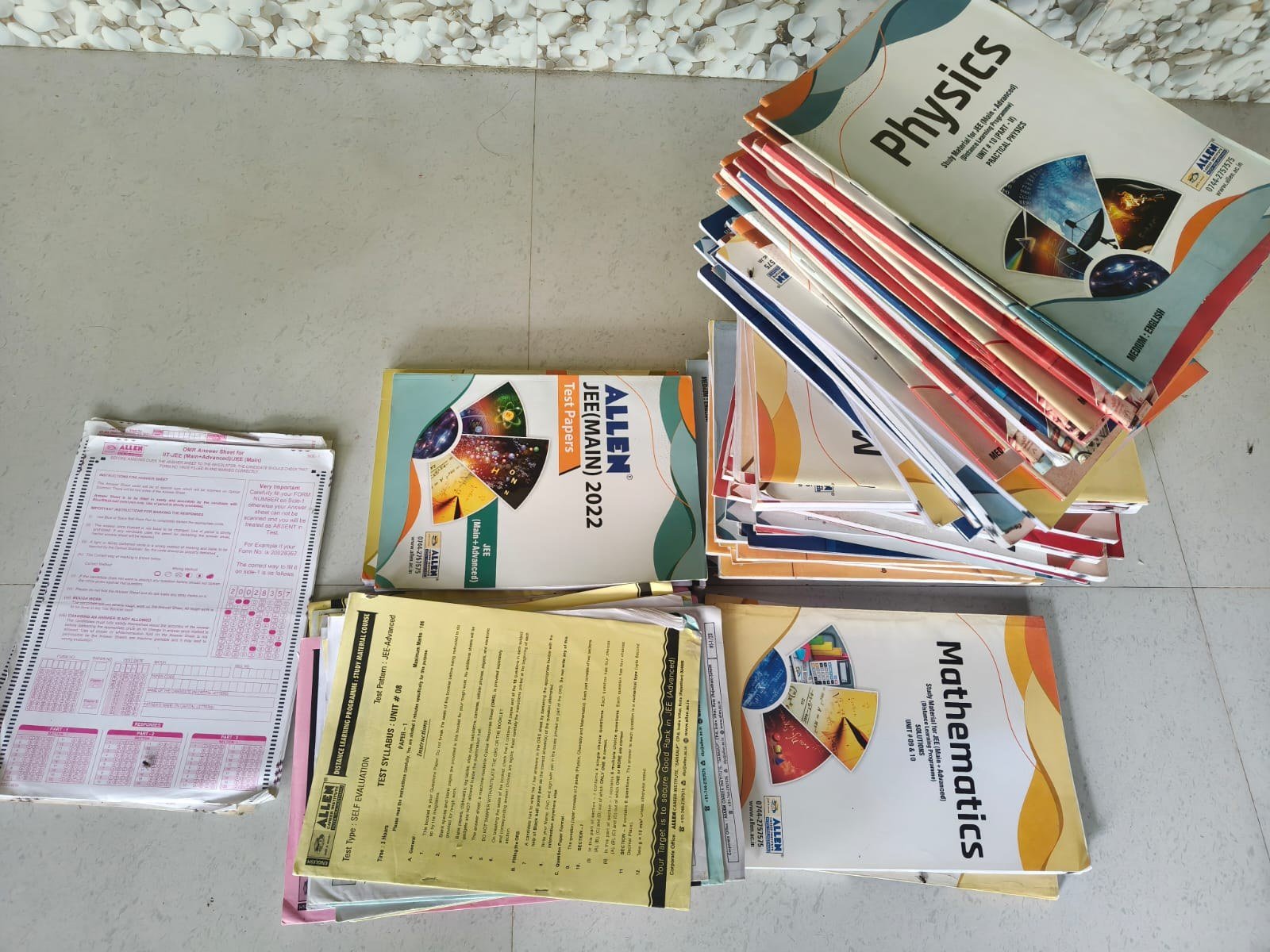 Allen JEE 11+12 Complete Set with Test Papers - Second Hand - Bookaao