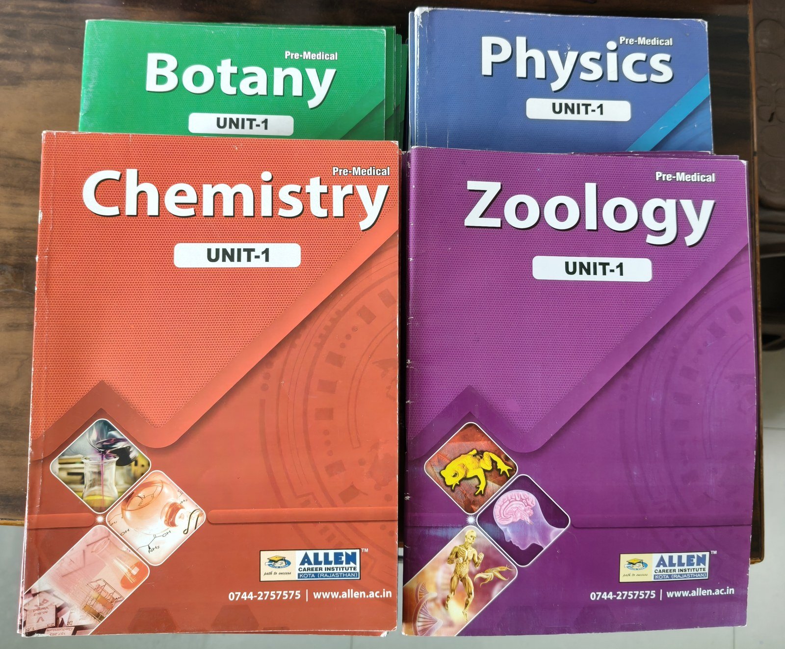 Allen NEET modules pack of 40 books - Second Hand - Bookaao