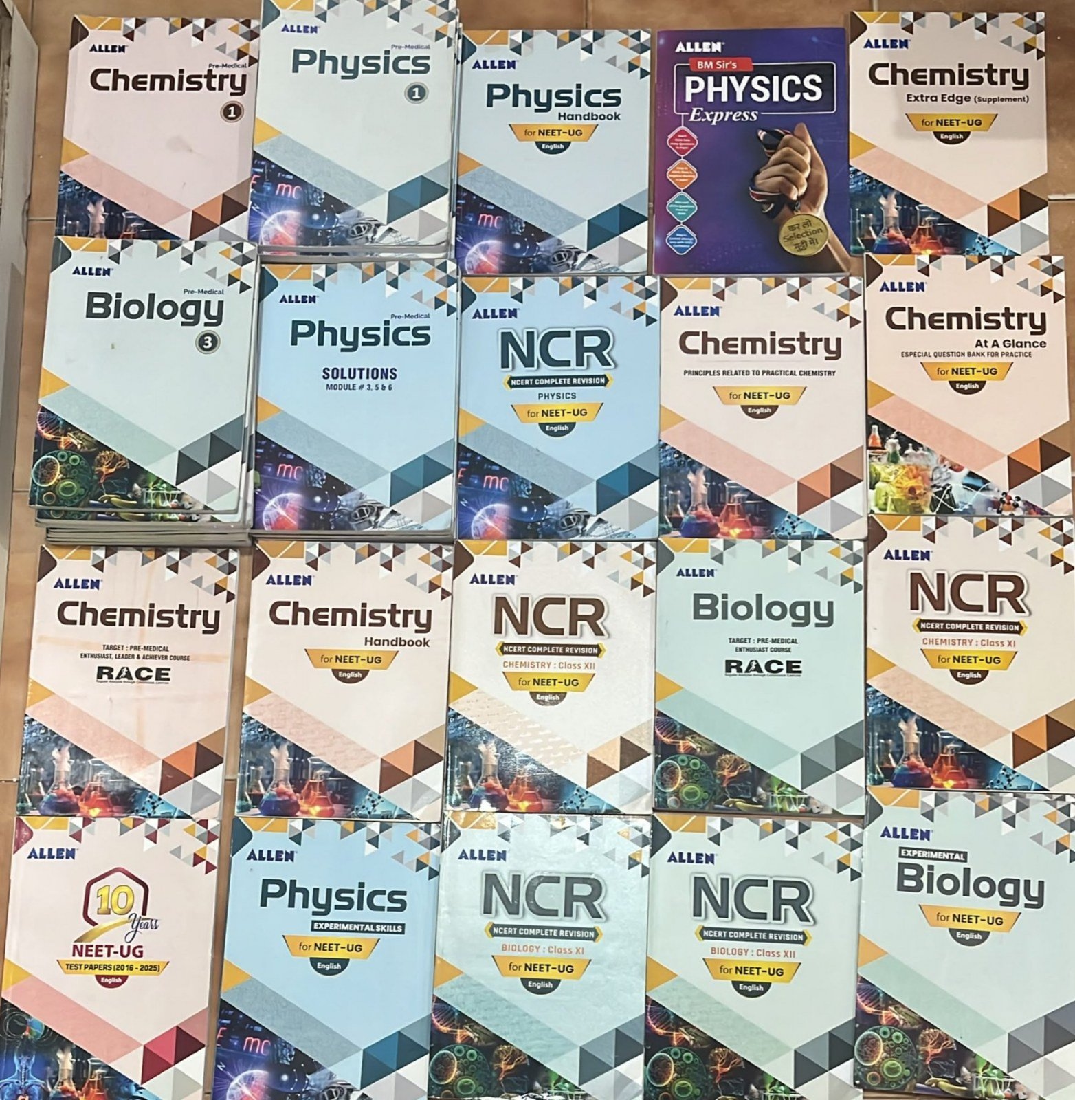 ALLEN NEET Study Material - 46 Books | Like New - Second Hand - Bookaao
