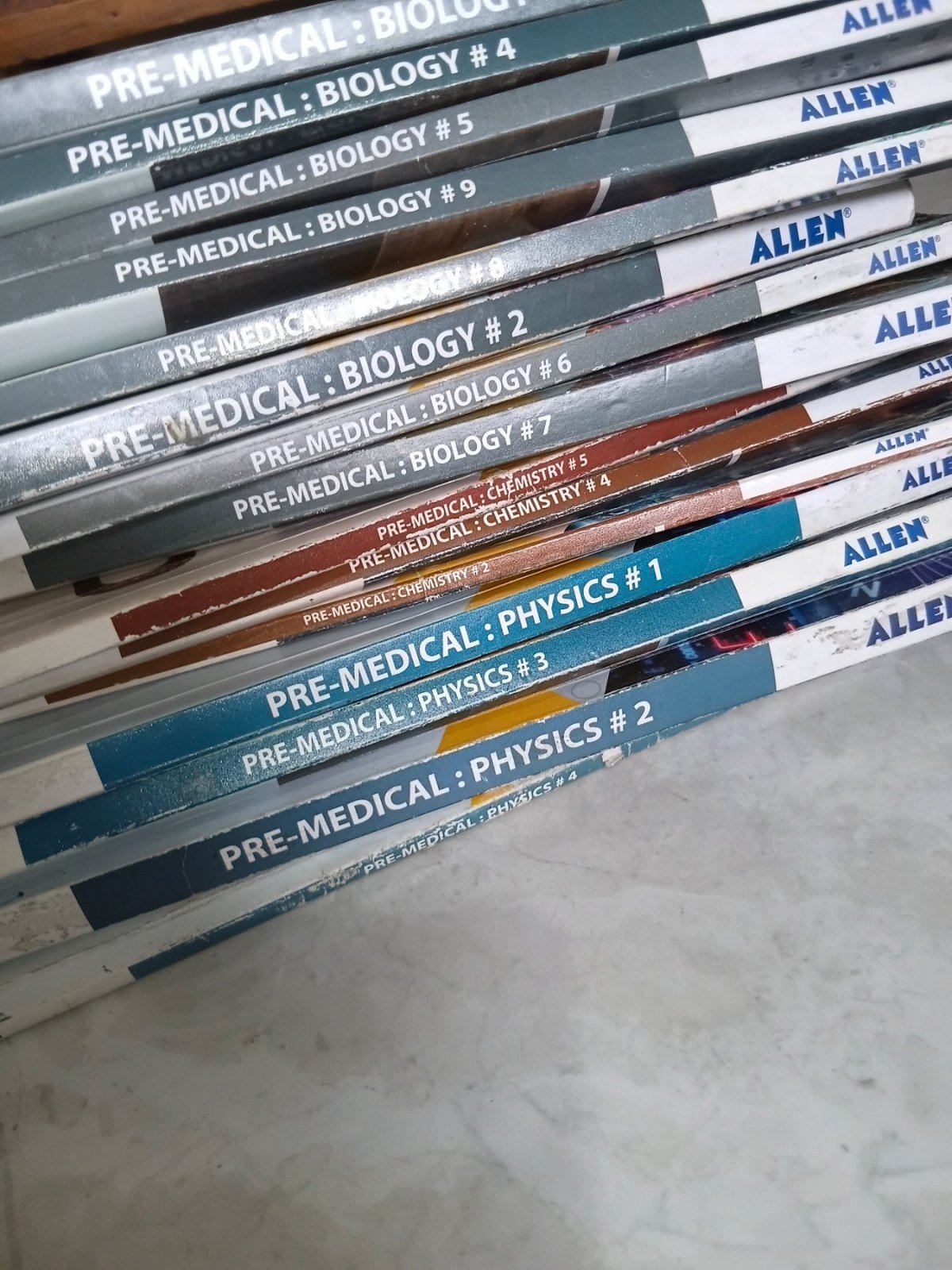 Allen physics (6) biology(12) and chemistry (6) - Second Hand - Bookaao