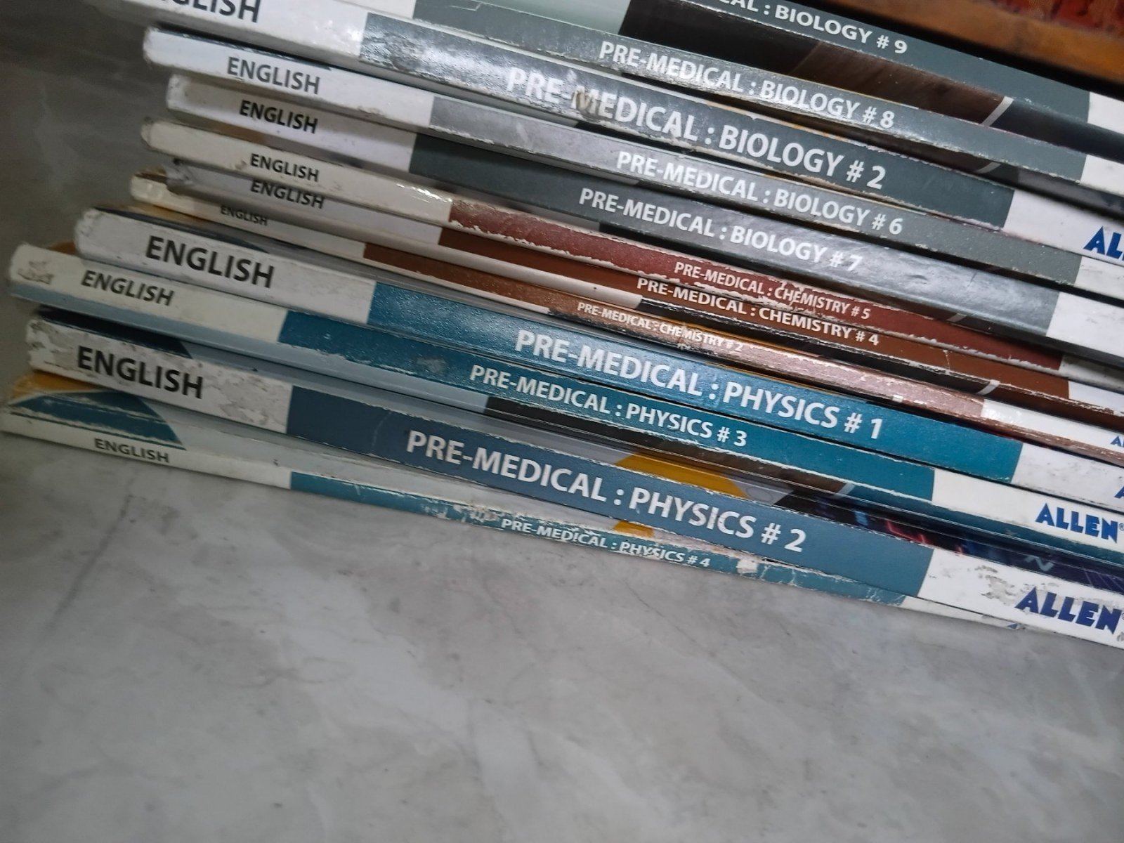 Allen physics (6) biology(12) and chemistry (6) - Second Hand - Bookaao