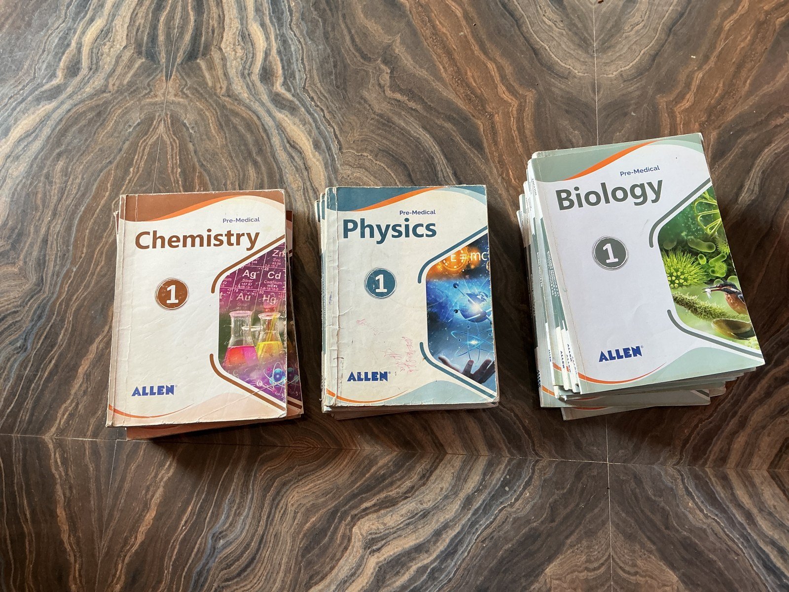 Allen  premedical 11th+12th books - Second Hand - Bookaao