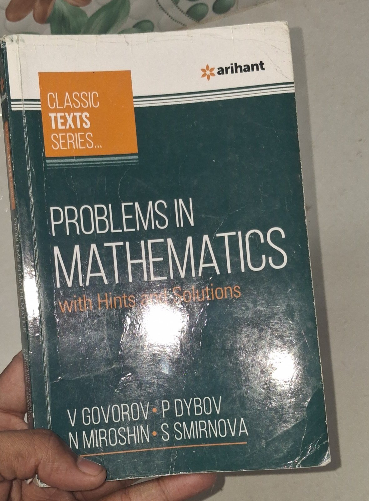 Arihant  ( problems in mathematics ) - Second Hand - Bookaao