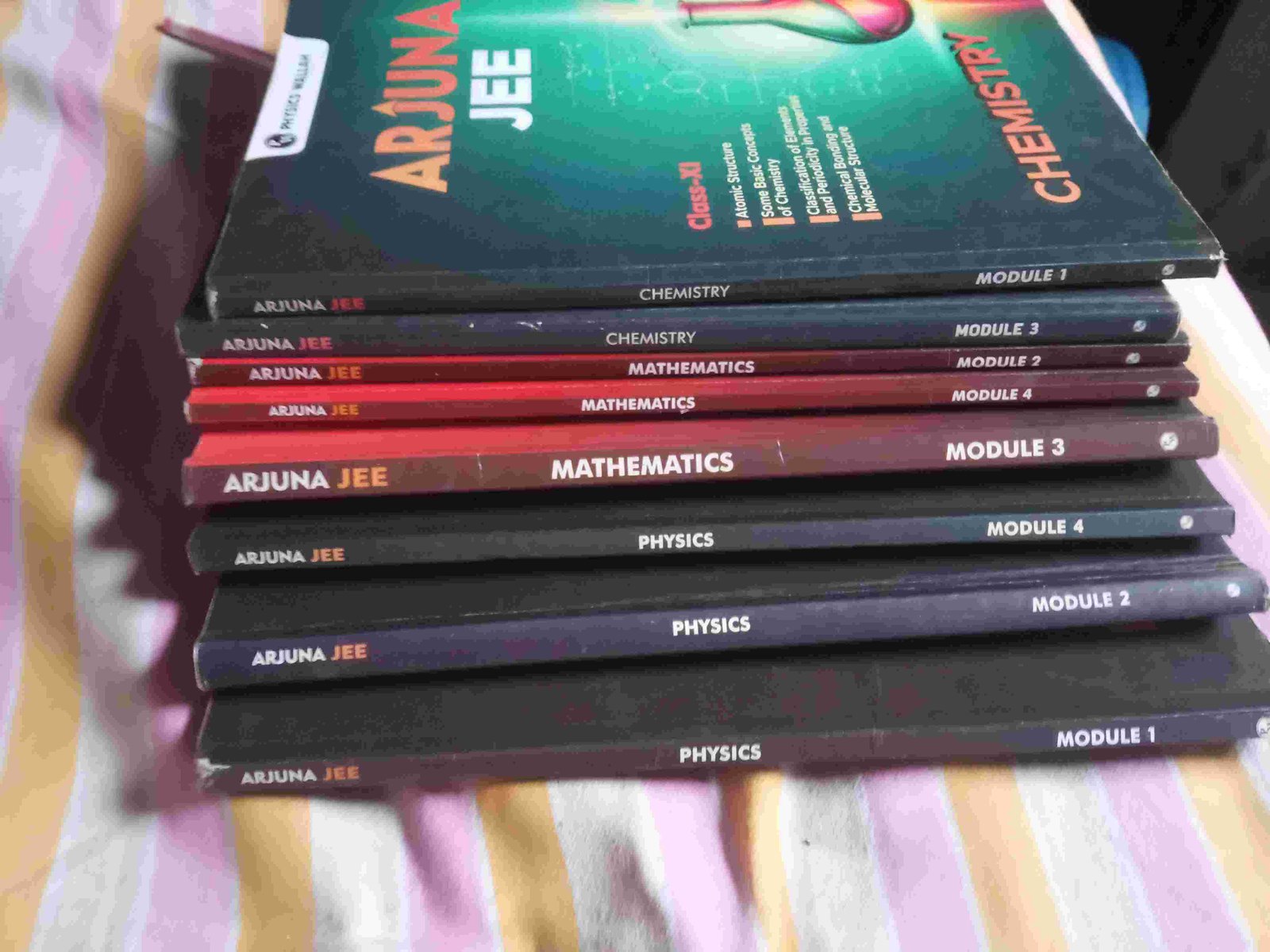 Buy Second Hand Arjuna JEE all modules in Kalyan - Bookaao