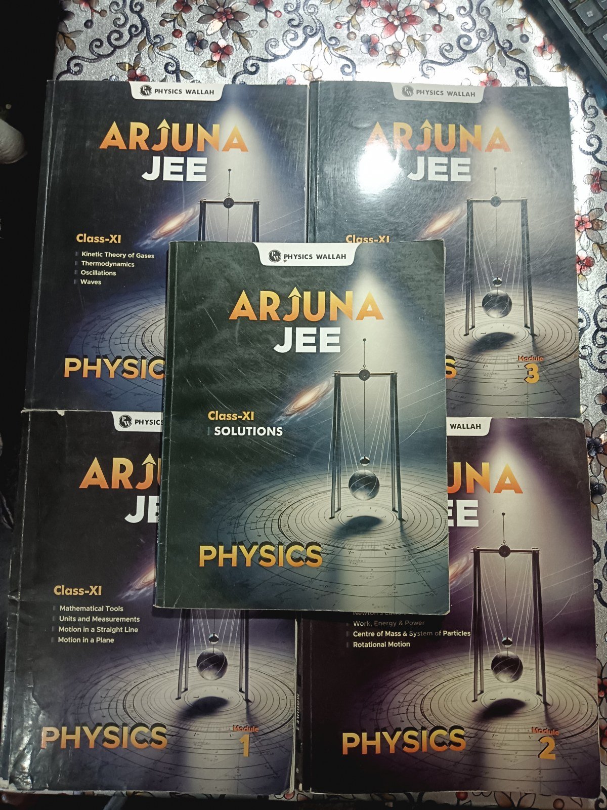Arjuna jee class 11 phisics modules(4) + solutions - Second Hand - Bookaao