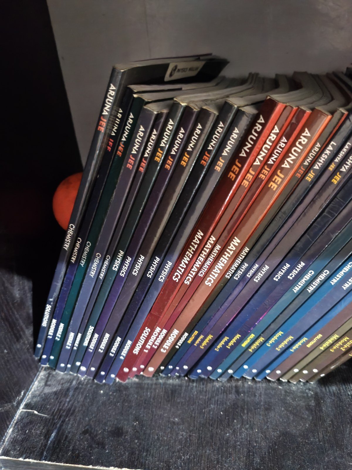 ARJUNA JEE PW MODULES  ALL SET OF 15 modules - Second Hand - Bookaao