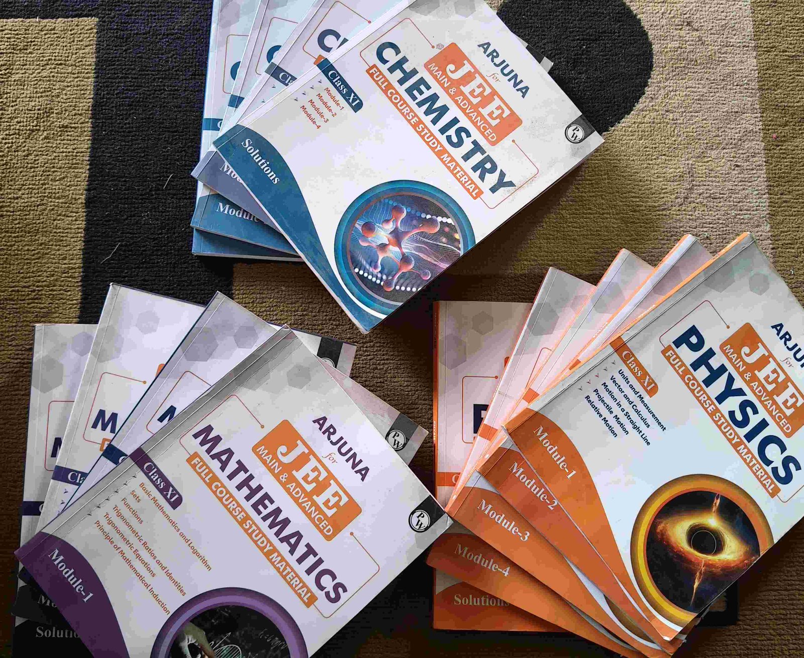 Arjuna JEE PW modules - Second Hand - Bookaao