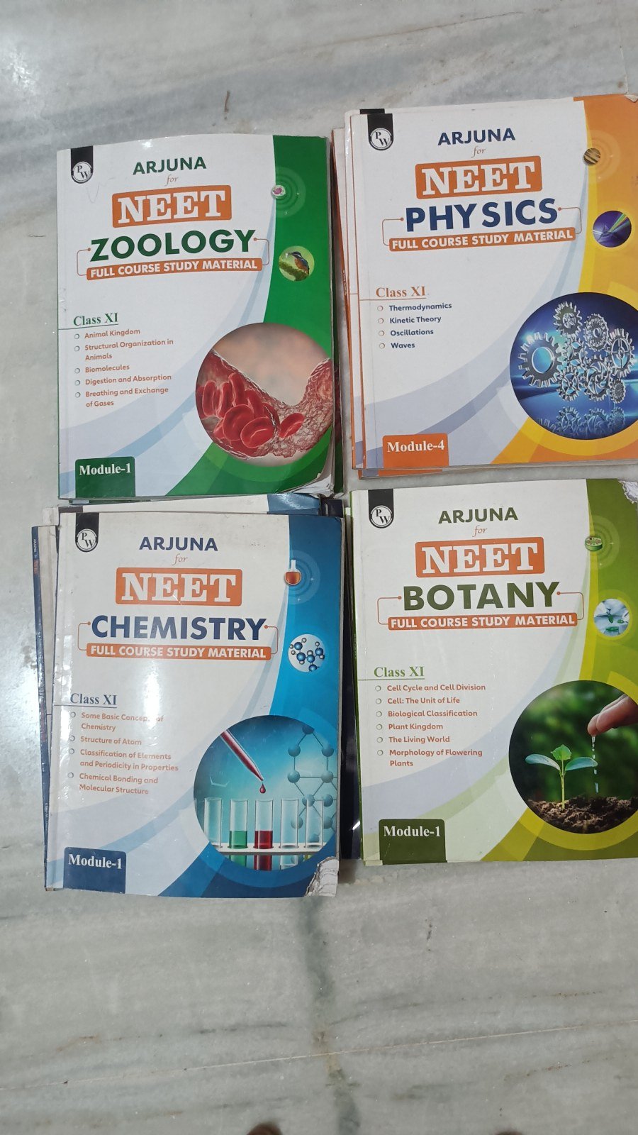 Buy Second Hand Arjuna NEET pw module class 11th in Gorakhpur - Bookaao