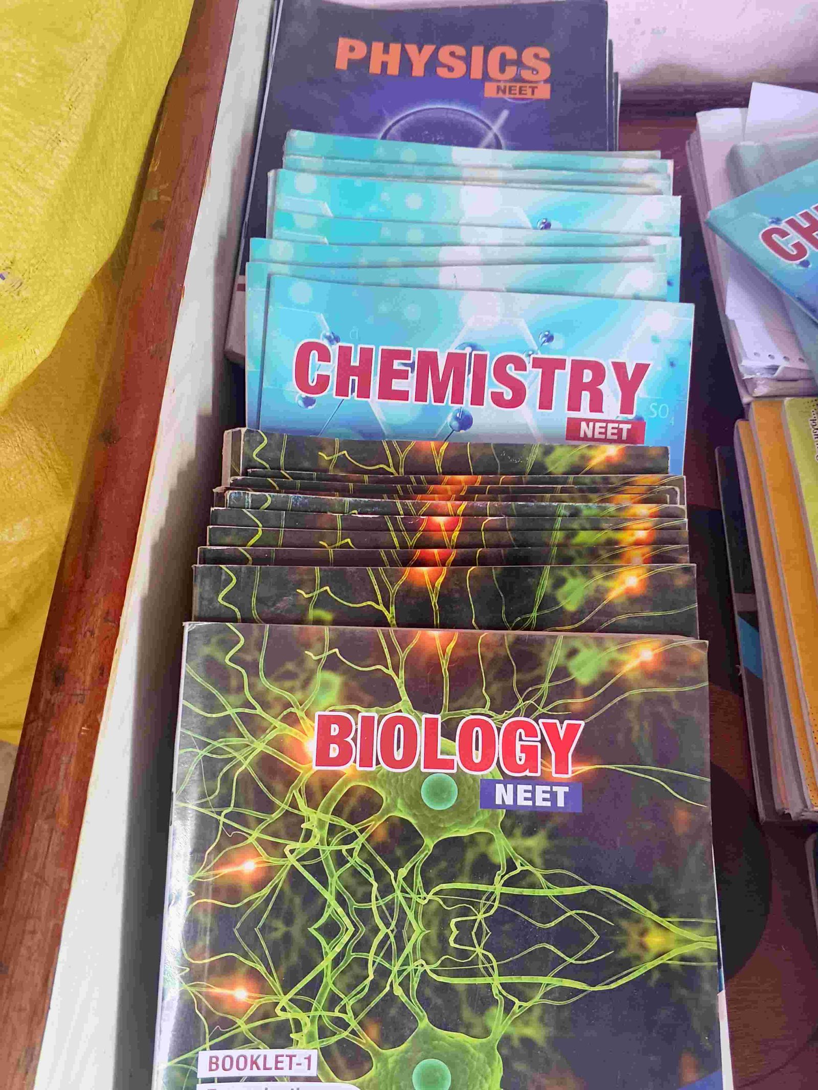 BEST GUJARATI MODULE FOR NEET PEPERATION - Second Hand - Bookaao