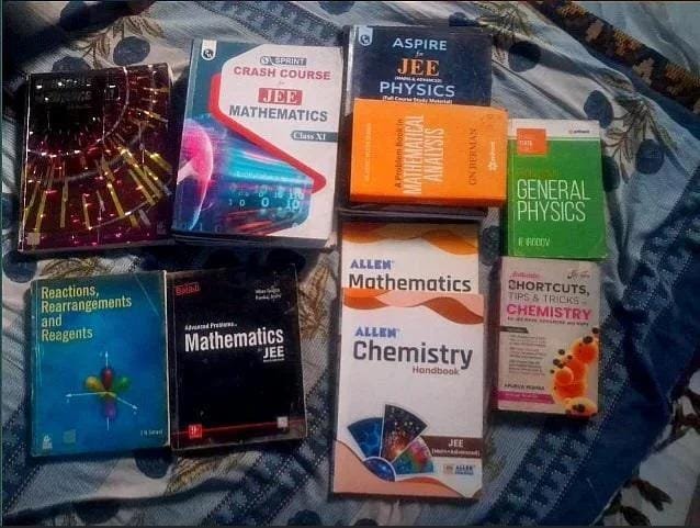 Black Book, HCV, Irodov, PW Aspire, SN Sanyal, etc - Second Hand - Bookaao