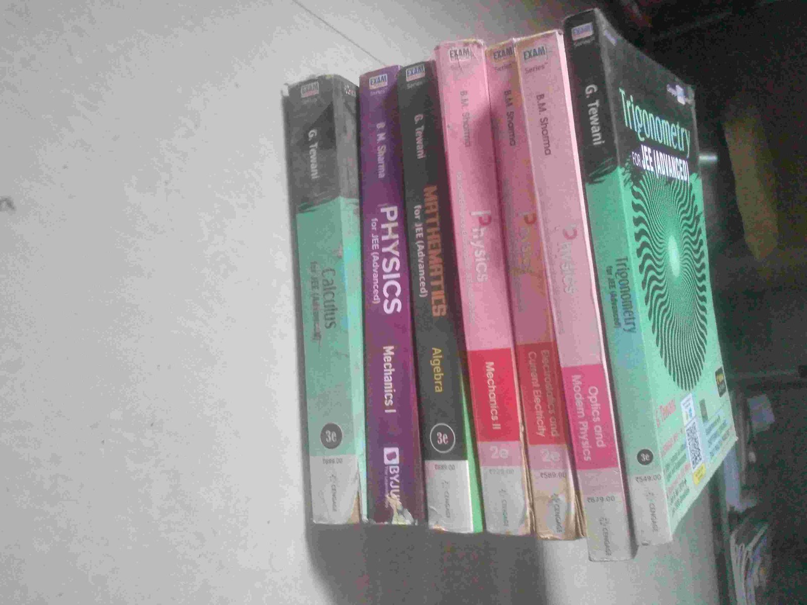 Cengage (Jee Advanced) Maths and physics 7 books - Second Hand - Bookaao