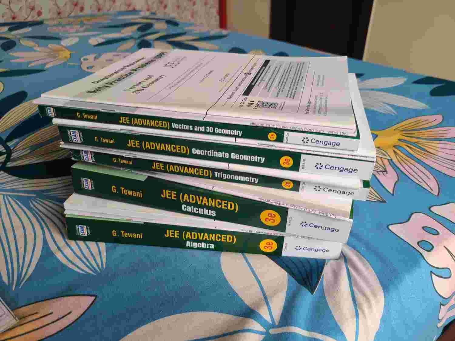 📚 Cengage JEE Advanced Maths Set (5 Books) - Second Hand - Bookaao