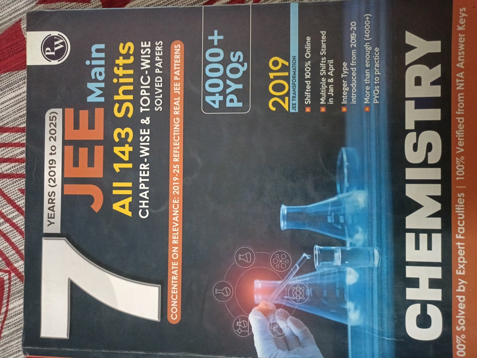 Chemistry Jee main. Pyq last 7 years..(pw) - Second Hand - Bookaao