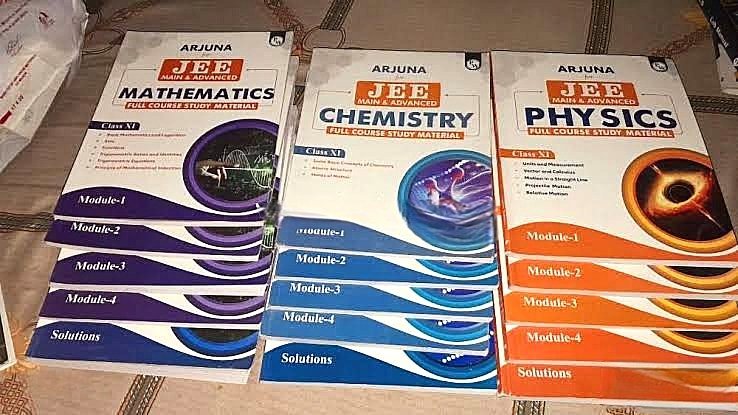 Class 11 ARJUNA JEE 2024 PW Module - Second Hand - Bookaao