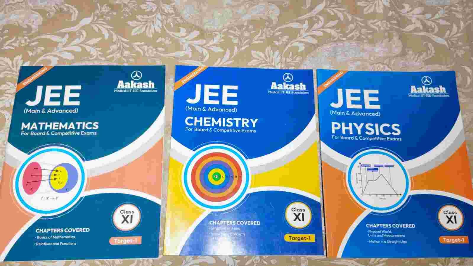 Class 11 jee AAKASH BOOK SET - New Book - Bookaao