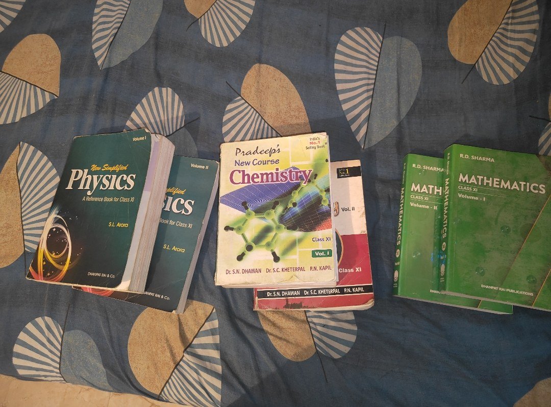 Class 11 pcm combo-used reference books for sell - Second Hand - Bookaao