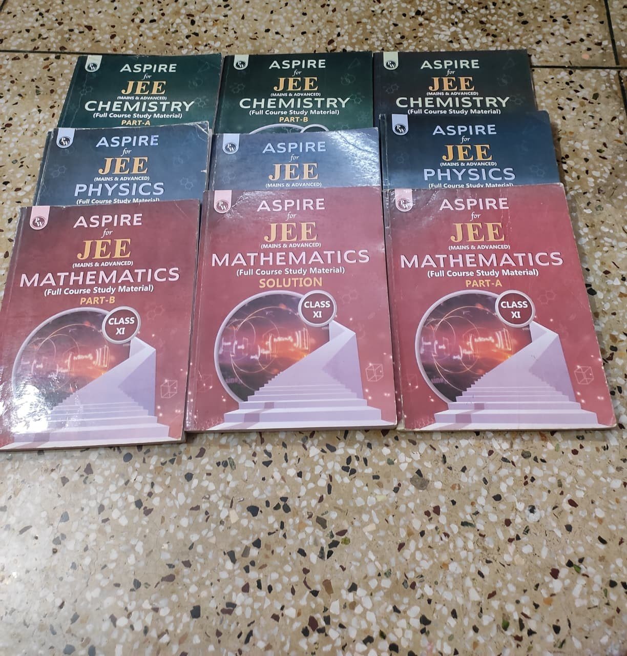Class 11th PW modules for JEE MAINS AND ADVANCED - Second Hand - Bookaao