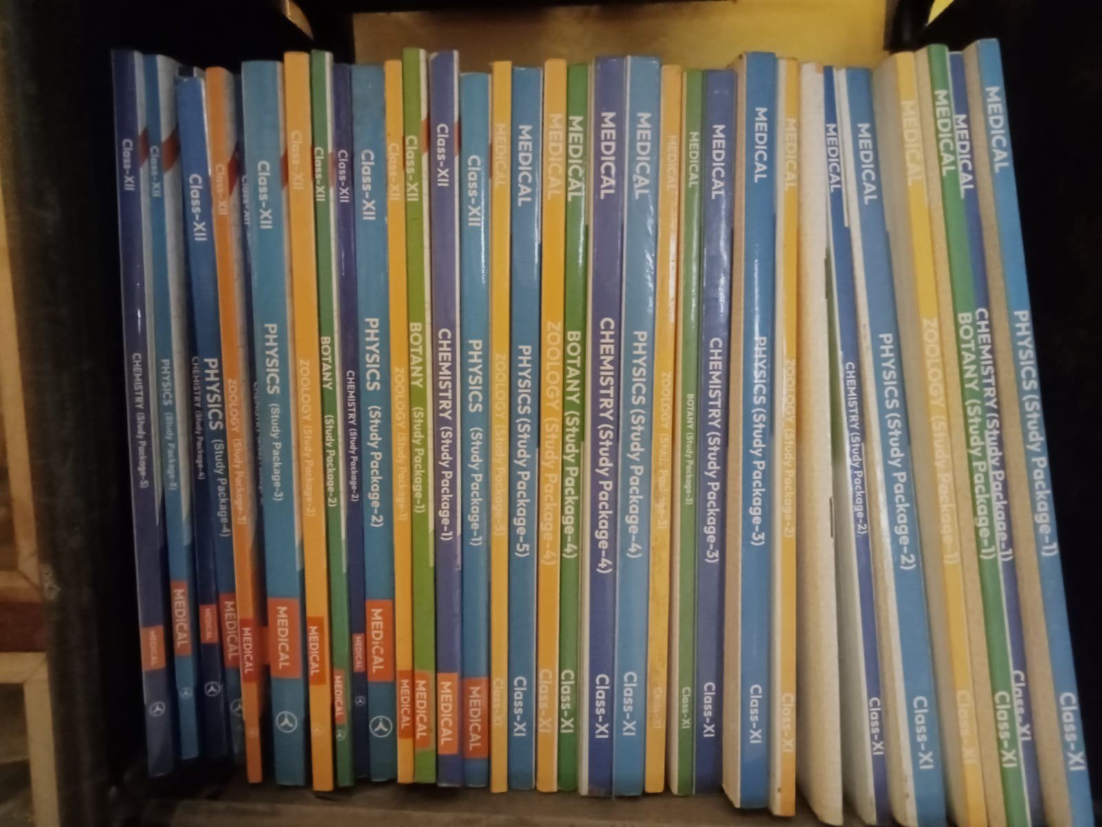 Complete Aakash NEET Study Material | 11th + 12th - Second Hand - Bookaao