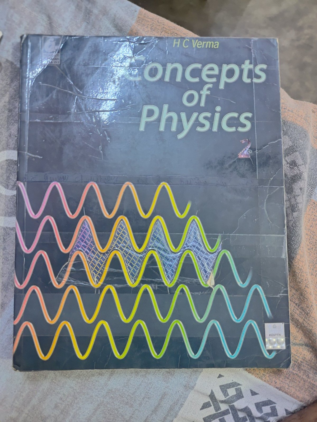 Concepts of physics 2 - Second Hand - Bookaao