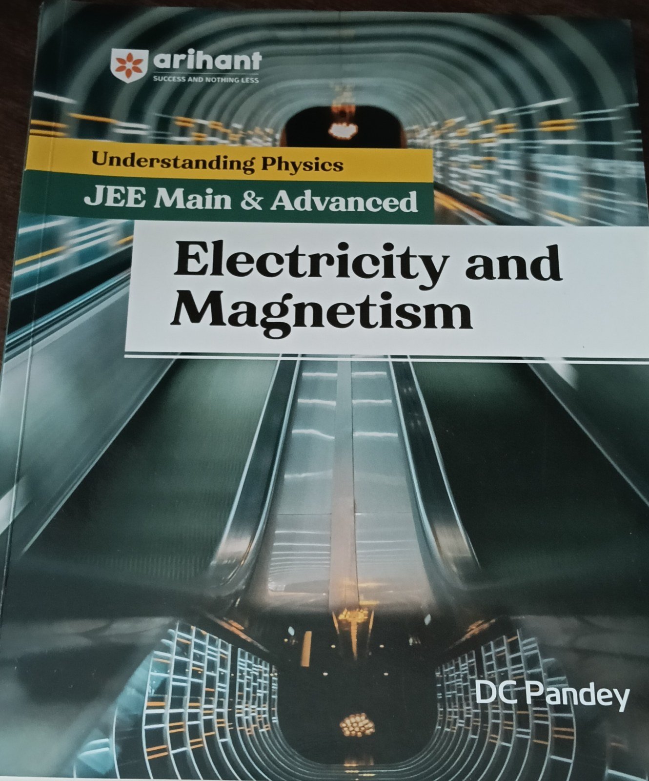 DC PANDEY ELECTRICITY AND MAGNETISM JEE(MAINS+ADV) - Second Hand - Bookaao