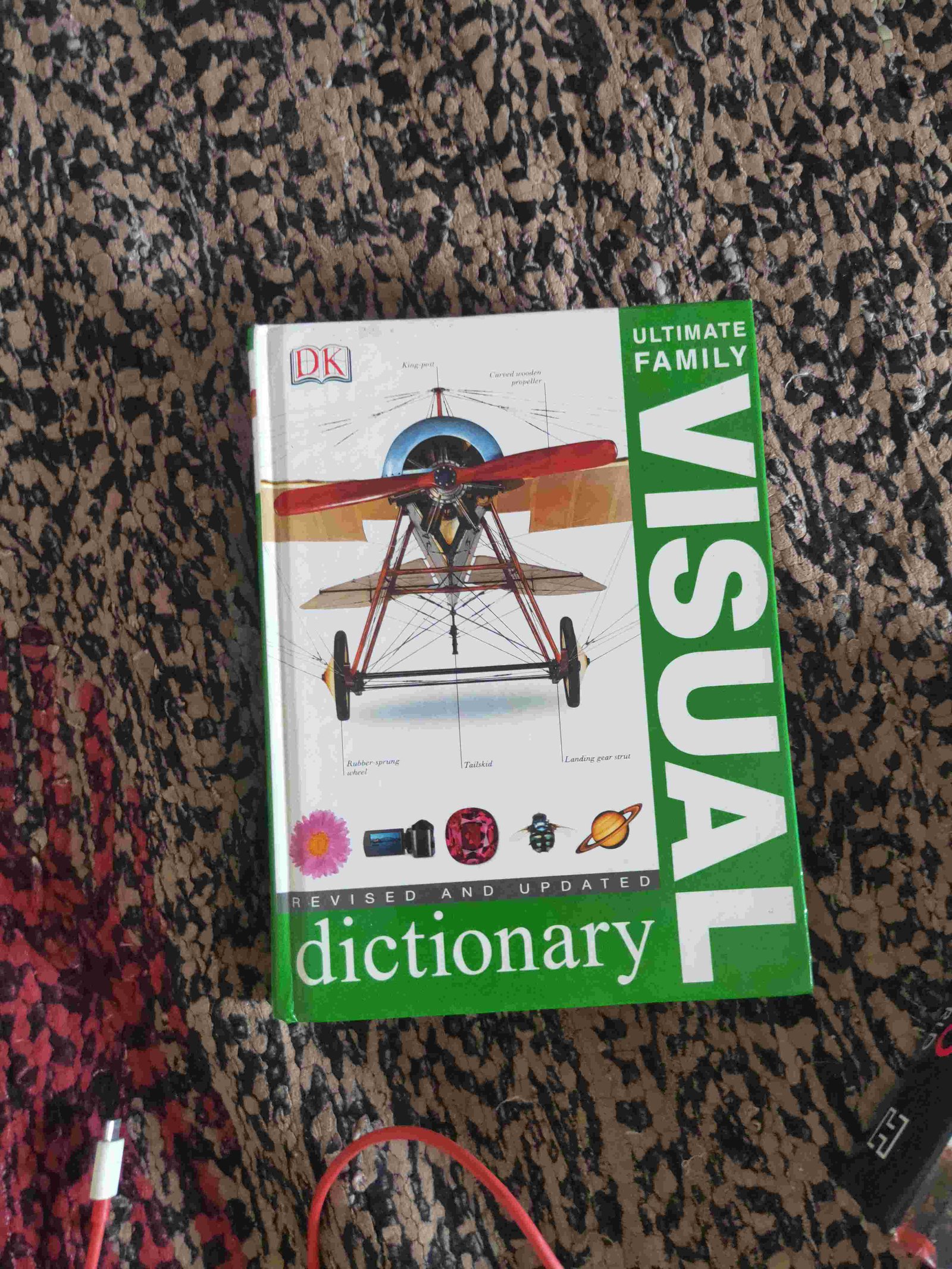 Buy Second Hand DK Ultimate Family Visual Dictionary in Beawar - Bookaao