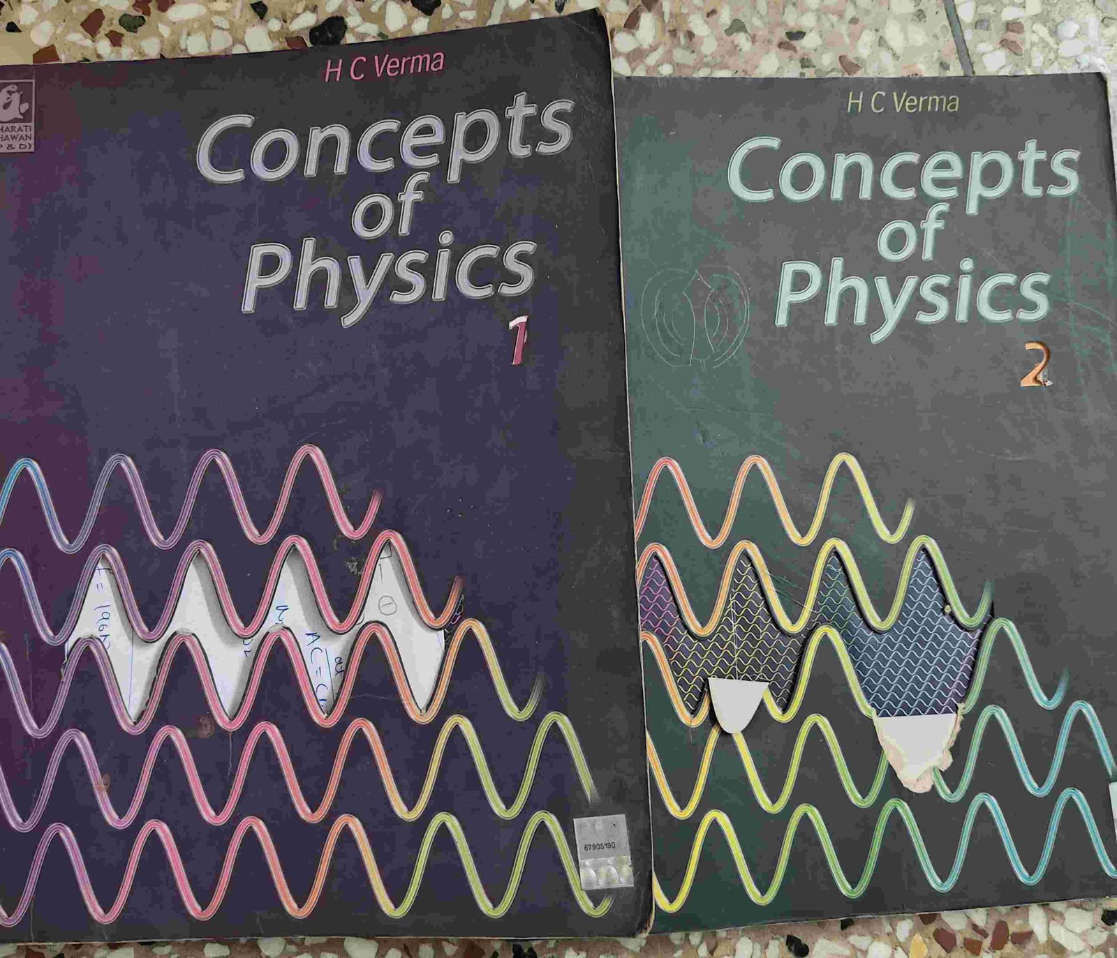 HC VERMA (both parts) JEE MAINS N ADVANCED - Second Hand - Bookaao