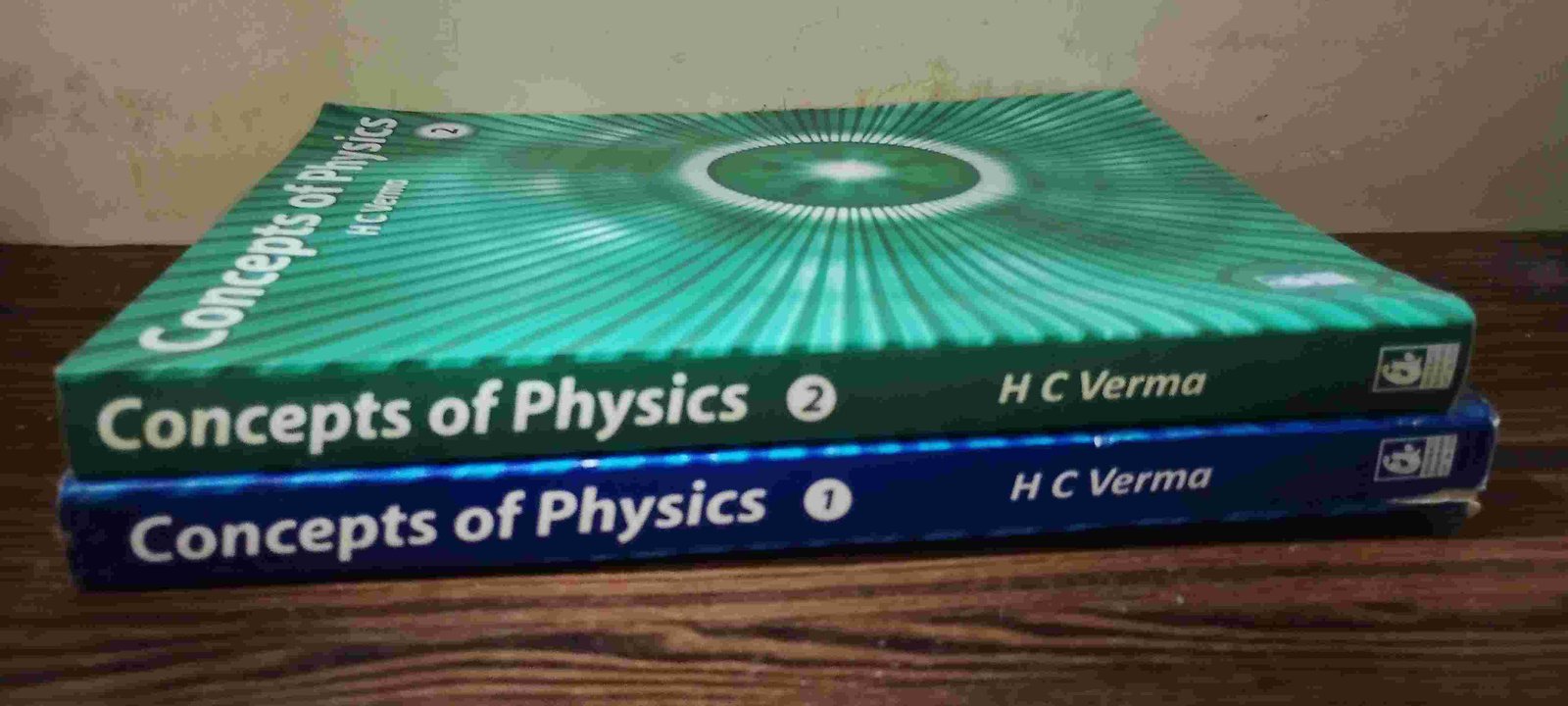 HC Verma Concepts of Physics Vol 1 & 2 Set - Second Hand - Bookaao