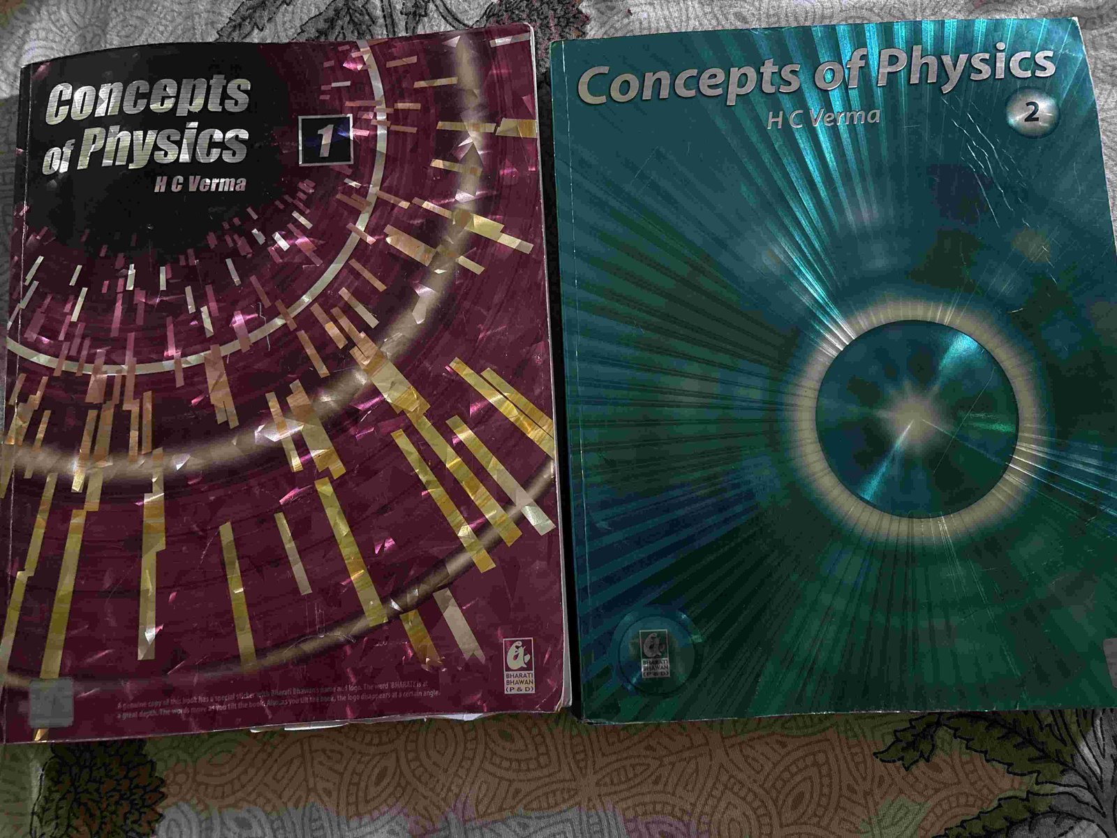 HC Verma volume 1 & 2 - Second Hand - Bookaao