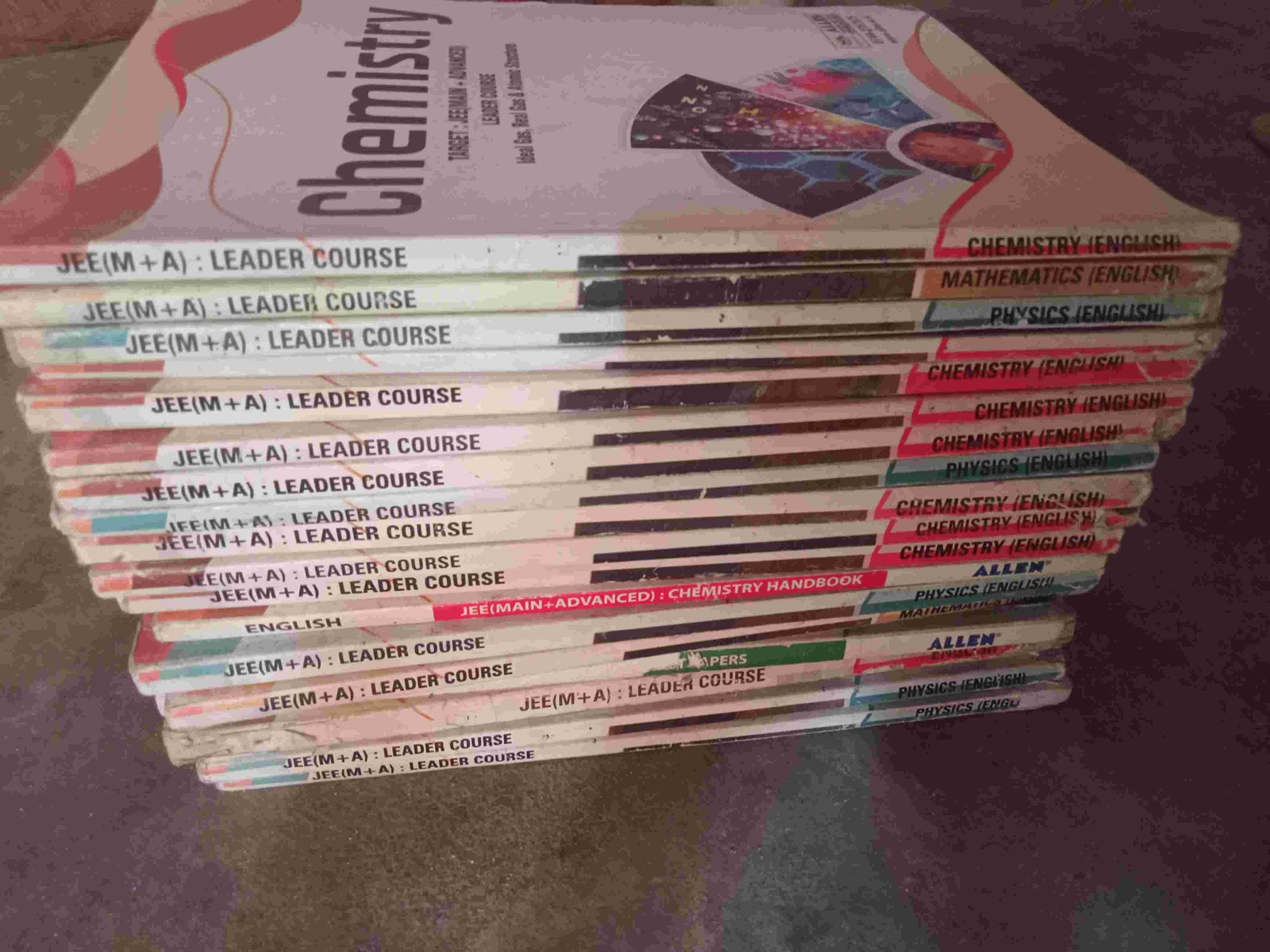 Buy Second Hand IIT JEE in Mariahu - Bookaao