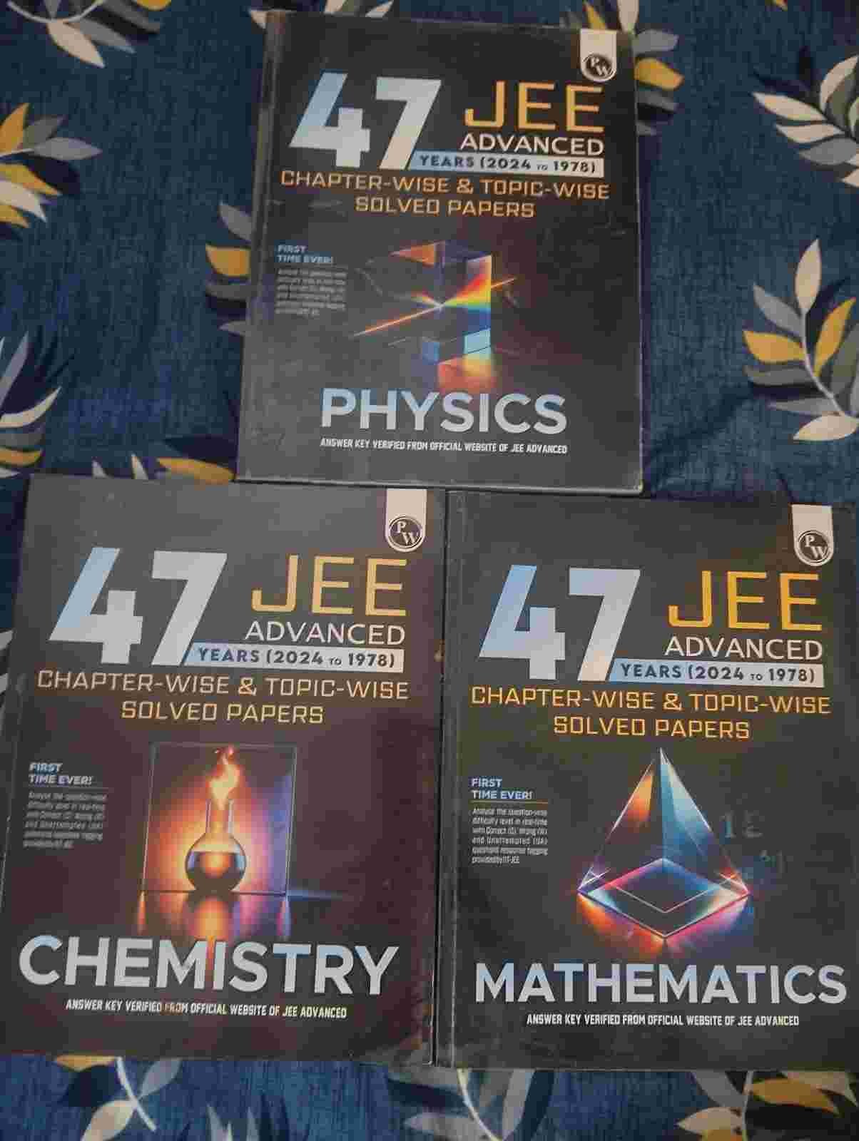 Jee advanced pyq books Set of 3 - Second Hand - Bookaao