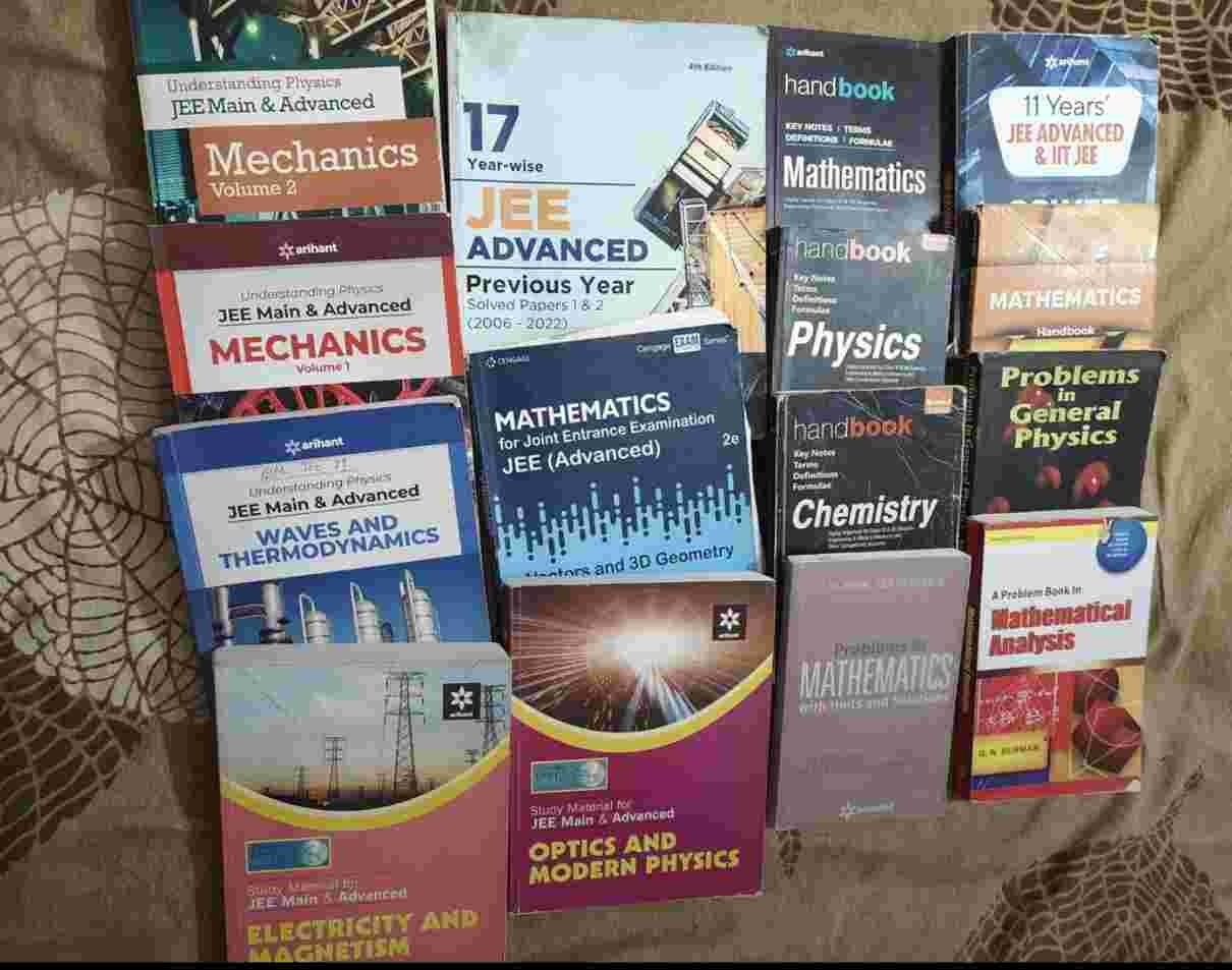 Jee books - Second Hand - Bookaao