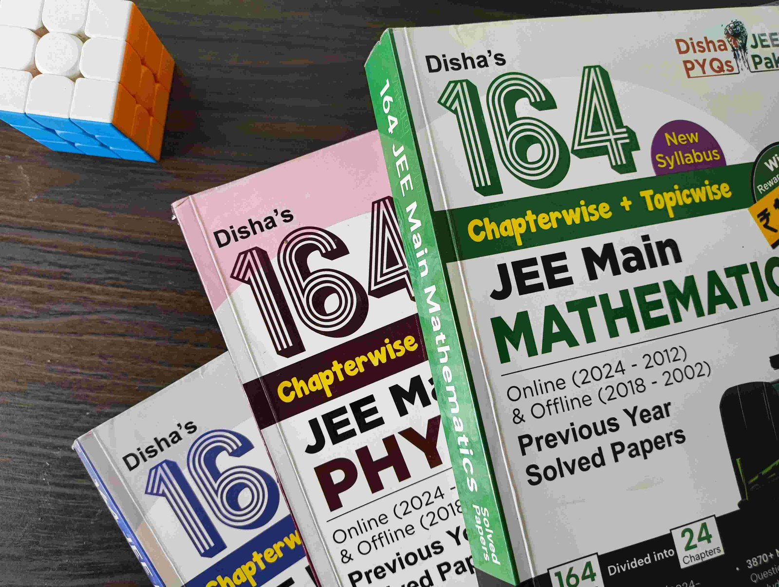 JEE Main PCM pyqs (164 papers) - Second Hand - Bookaao